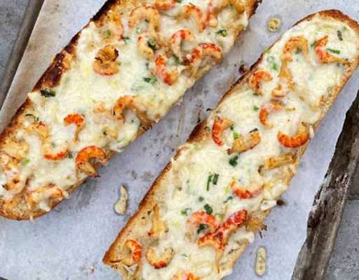 Cheesy Garlic Crawfish Bread Recipe