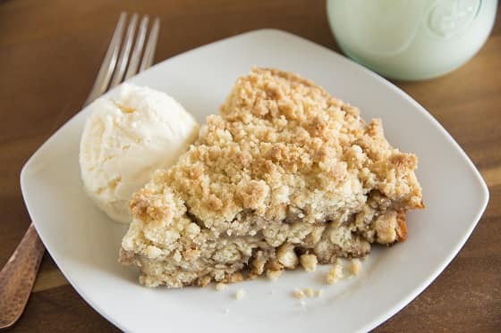 Cinnamon Apple Crumble Recipe. Satify your sweetheart's sweet tooth with this delicious dessert.
