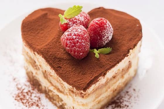 Tiramisu Hearts will surely light up the smile on your sweethearts face.